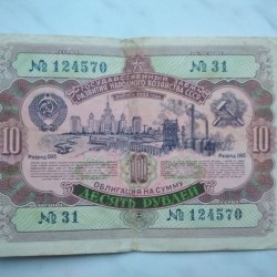 SSRİ dövrünün 10 rubl (1952) və 100 rubl (1957) dəyərində