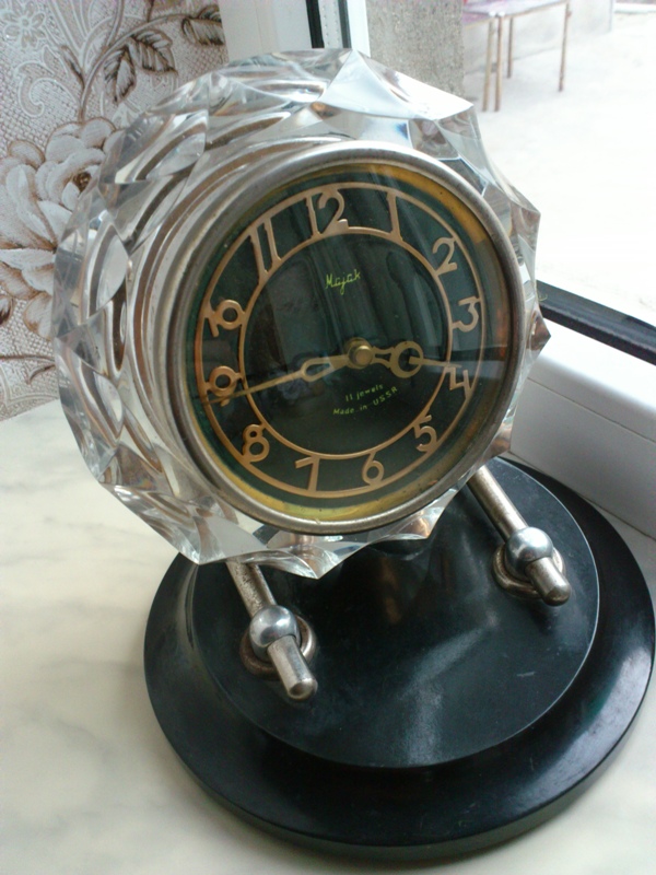 Sovet istehsalı olan Mayak saatı. İşləmir, təmir