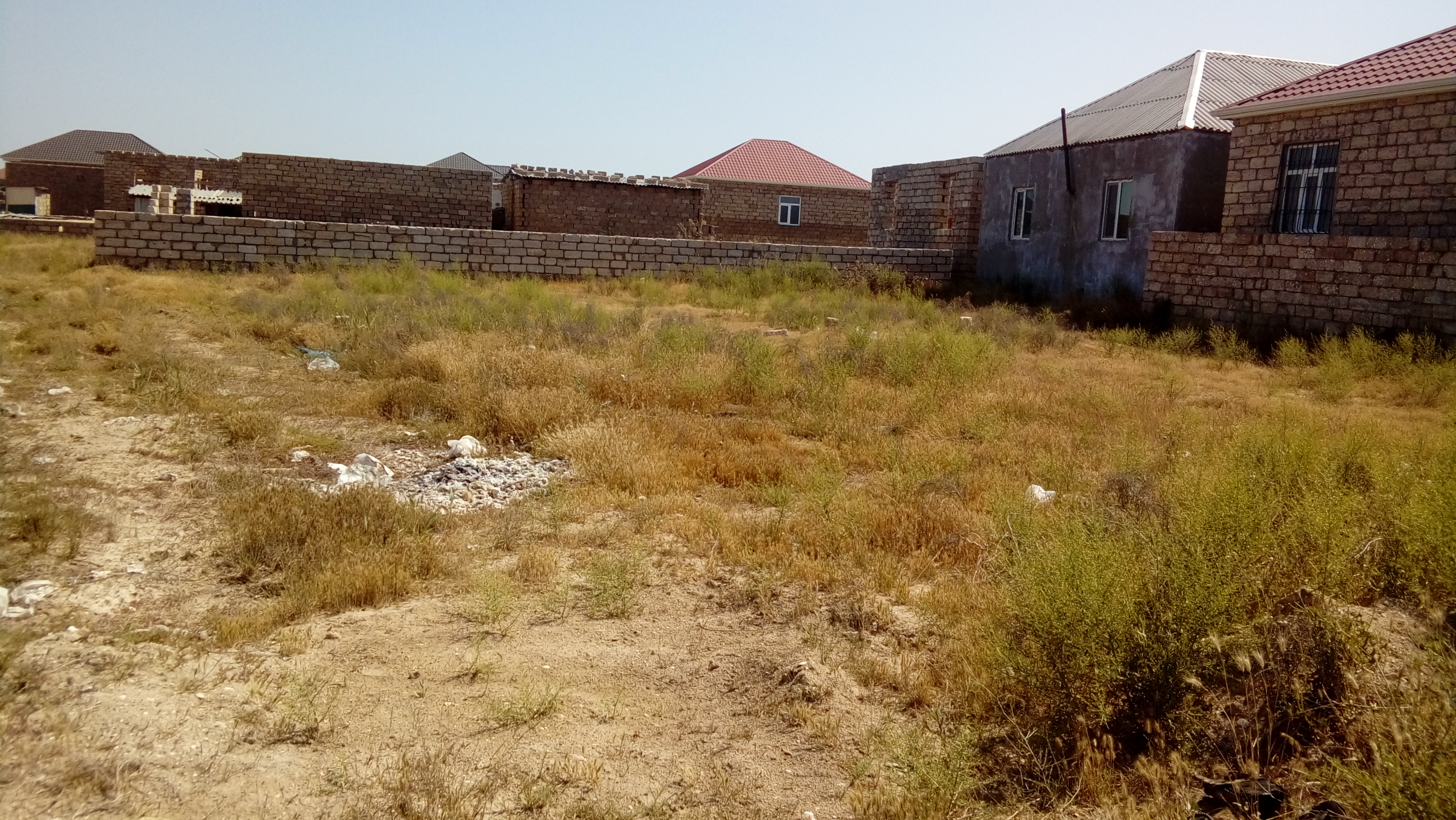 Abşeron rayonu Ramanıda, Şusa qəsəbəsində 6 sot torpaq