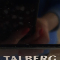 Talberg 1.28 ekran smart tv satılır. 1 ildi alınıb.Alman