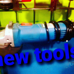 Laqonda New Tools 750 watt gücündə , 115 mmlikdir. Yeni ,
