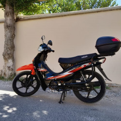 Salam shekillerde gorduyunuz moon zx50 markali moto moped