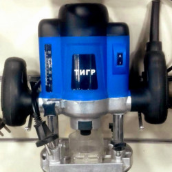 Frez Tiqr model 1600 watt gücündədir. 8 mmlikdir. Sürət