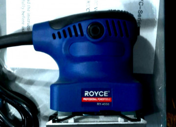 Royce şilifovka aparatı kvadrat modeldir. 250 watt