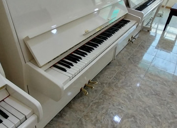 Krem rəngli pianoların satışı daşınma kökləmə pulsuzdu.