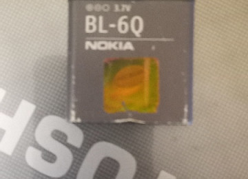 Satilir Nokia 6700 slide. Her bir funksiyasi ishlekdi. Cuzi