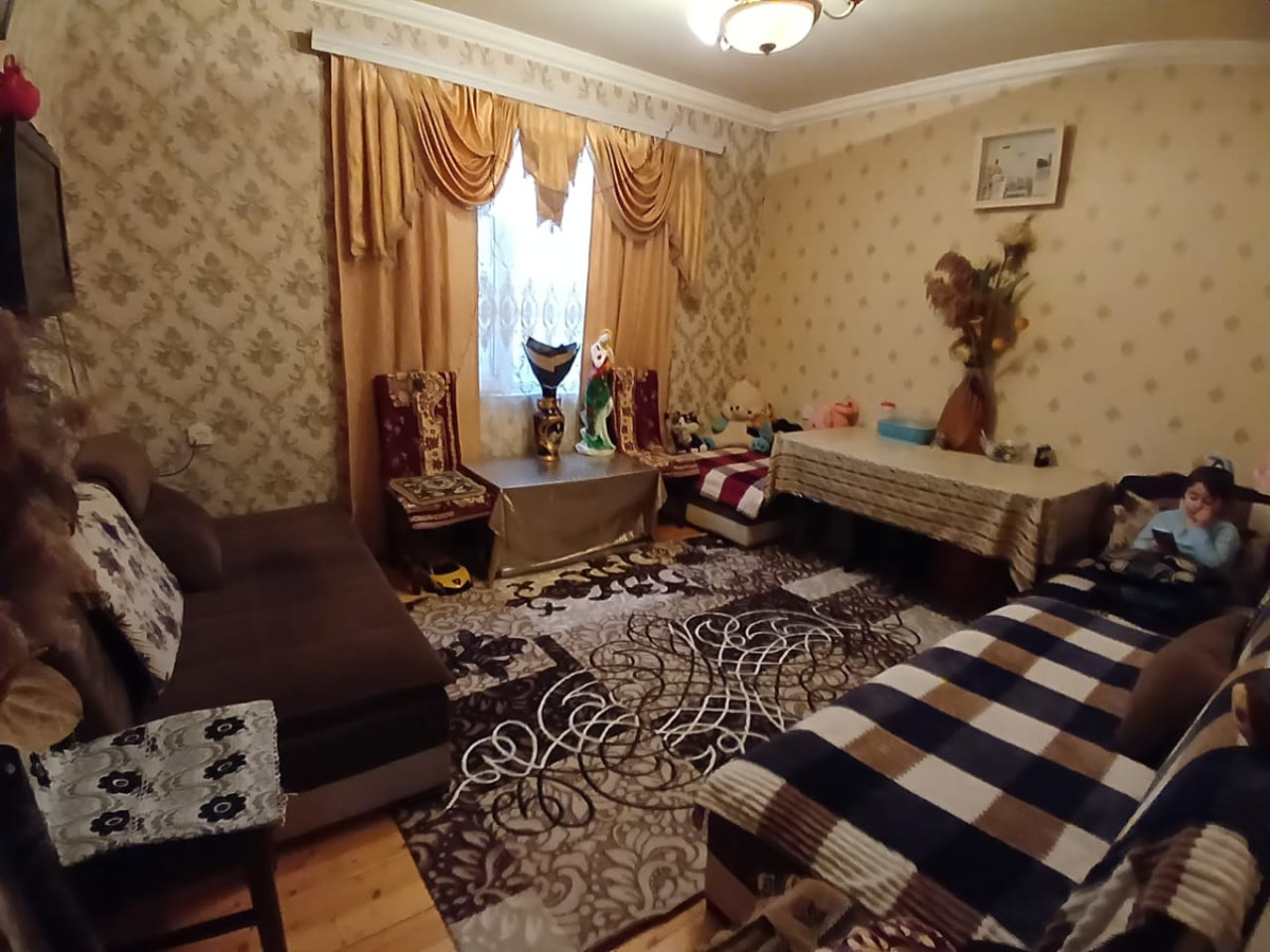 xırdalan seherı Xırdalan seherı tırent yolun arxasında 3 otaqlı 80 kv senet