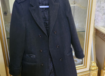 Palto yaxşı vəziyyətdədir. Türk malıdır. Keyfiyyətli