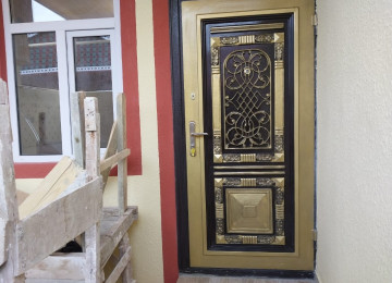 Xirdadalan seheri Ugur marketin arxasinda qosa dasla