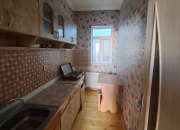 Xirdalan seheri 7 nomreli mektebin yaninda sahesi 50 kvm 2