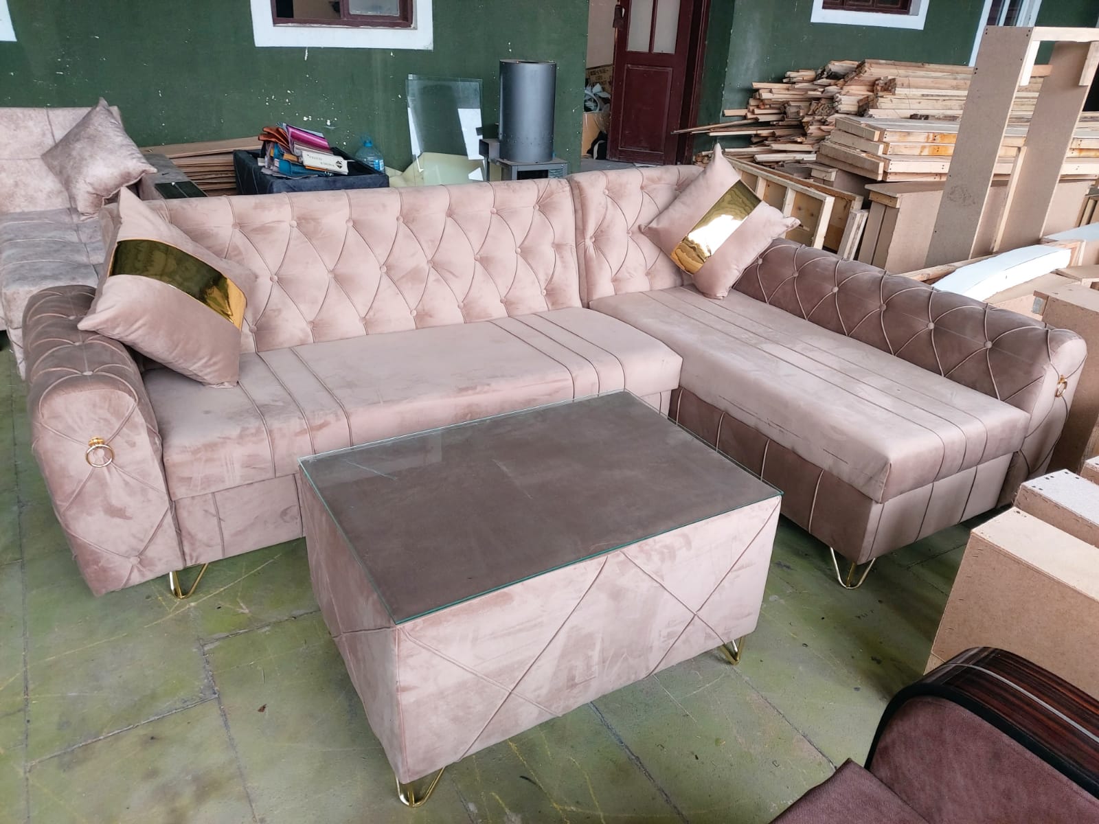 Künc divan Sifarişlə hazırlanır Rəng seçimi var Açılır,