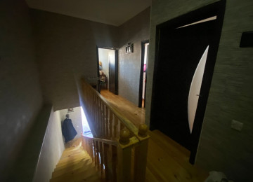 Xirdalan seheri AAAF parkda 2 mertebeli sahesi 130 kvm 4