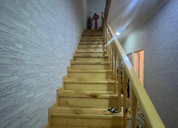 Təcili satılır! Xırdalan şəhərində 2 mərtəbəli kürsülü,4