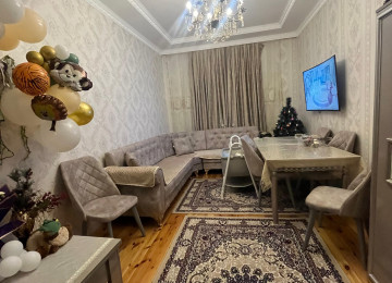 Təcili satılır! Xırdalan şəhərində 2 mərtəbəli kürsülü,4