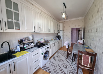 Zabrat 1 qesebesinde mescide yaxin yerde esas yola yaxin