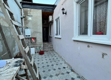 Zabrat 1 qəsəbəsinin merkezinde KUPCALİ EV AXTARANLARİN