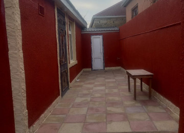 Zabrat qes.Ats yolu 2 sotda 65 kvm.sahesi olan 2 otaqli ev