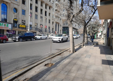 Şəhərin mərkəzində Azadlıq prosbekti 80 də 28 may