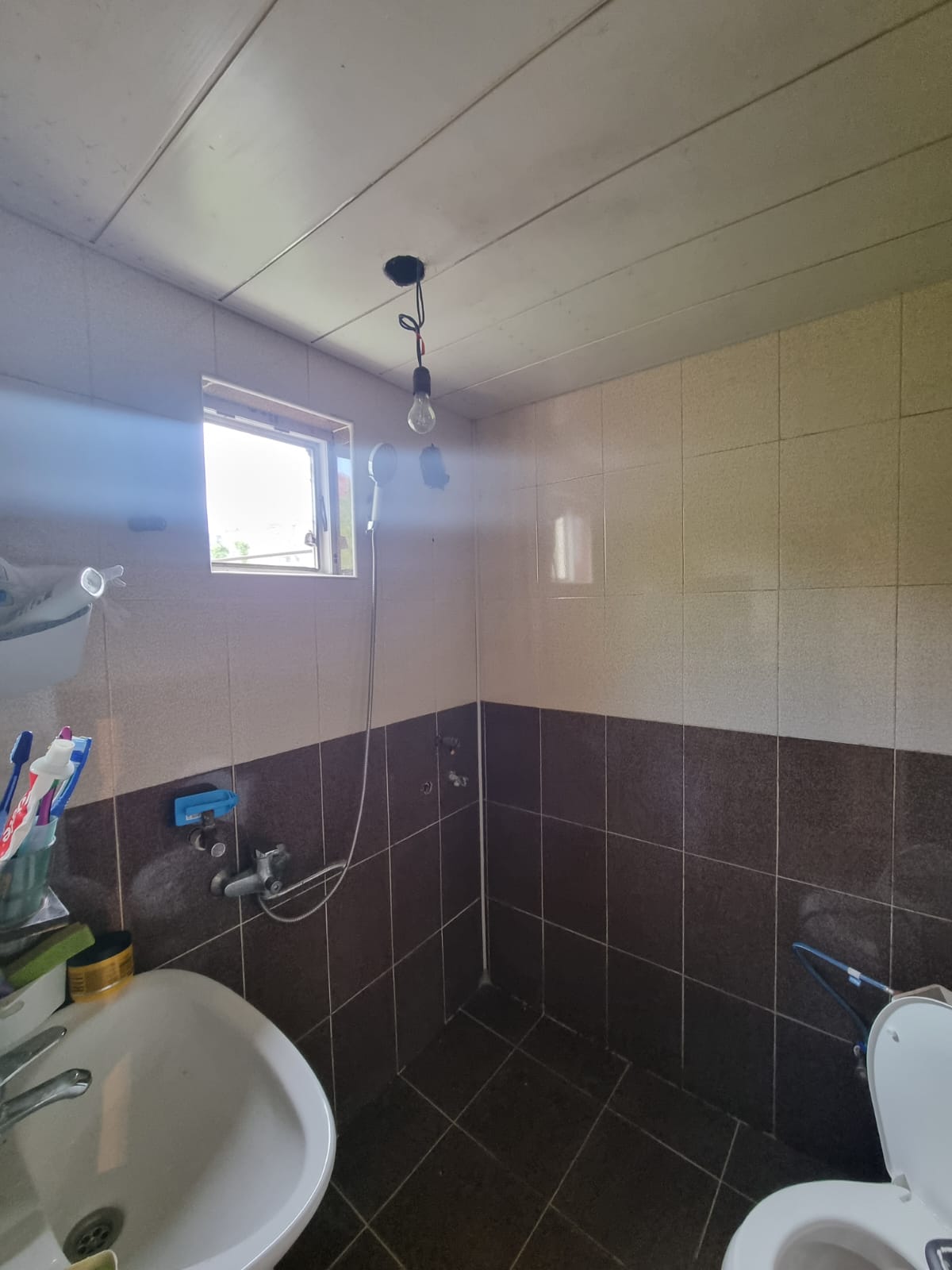 Zabrat 1 qəsəbəsində tam merkez yerde,kohne polis