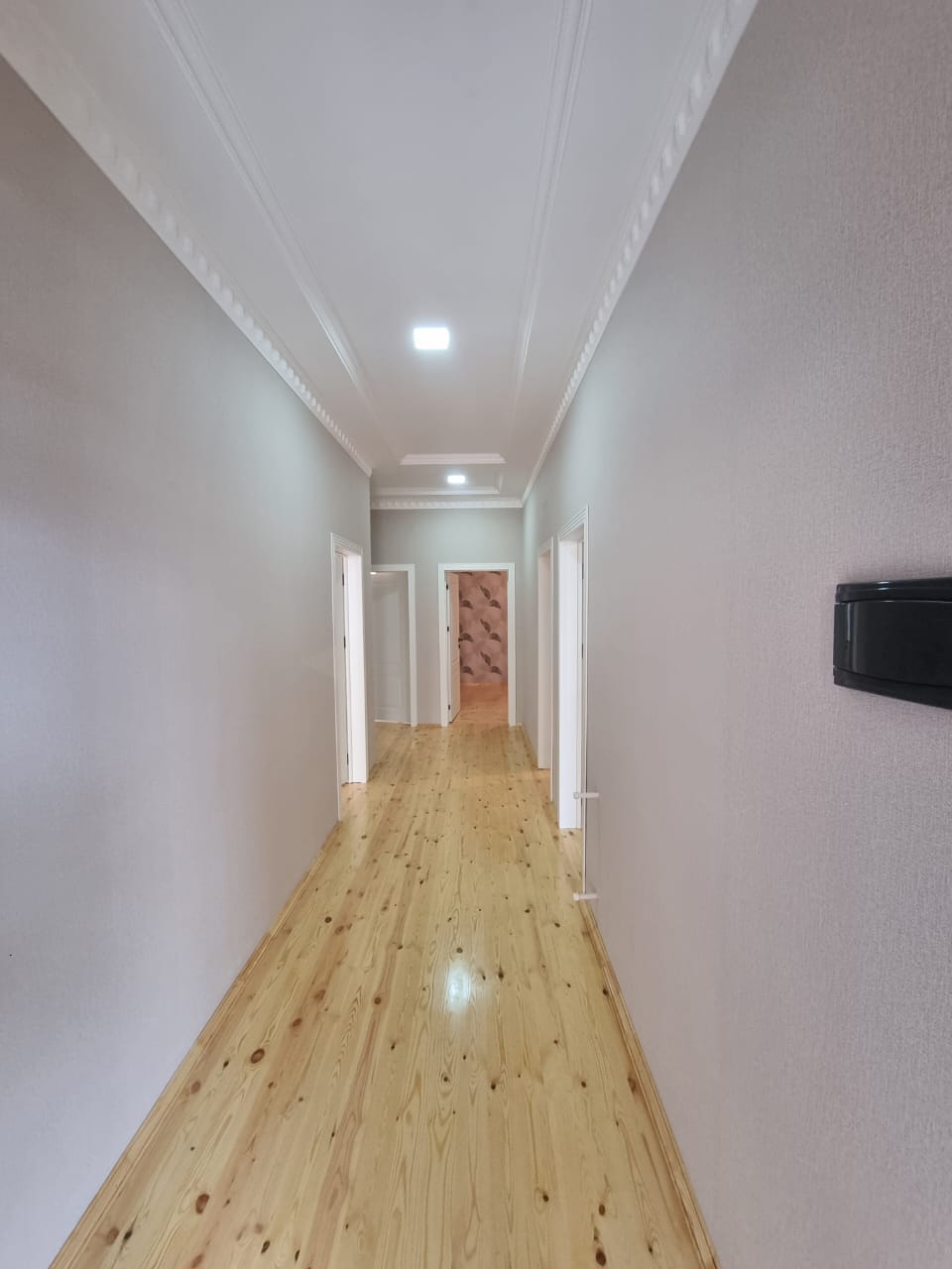 Zabrat 1qesebesinde QAI arxa yolunda paliklinikaya yaxin