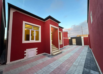 Hövsan qesebesinde Adem market yaninda yola yaxin yerde