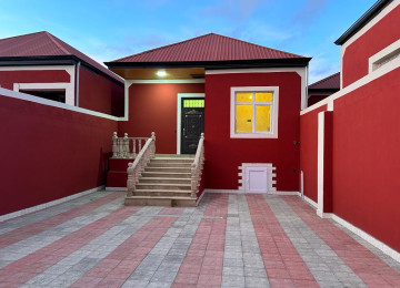 Hövsan qesebesinde Adem market yaninda yola yaxin yerde