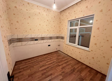 Hövsan qesebesinde Adem market yaninda yola yaxin yerde