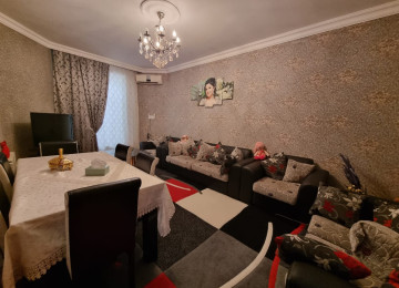 Maştaga qəsəbəsində Məmmədyarov dairesi yaninda,esas yoldan