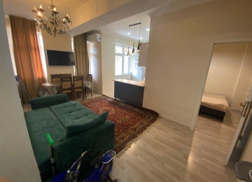 Çox təcili satılır. Zərifə parkının yanı Üzeyir şadlıq