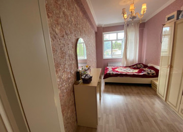 Çox təcili satılır. Zərifə parkının yanı Üzeyir şadlıq