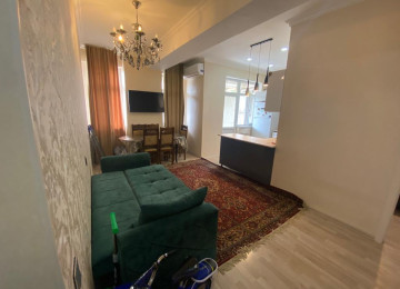 Çox təcili satılır. Zərifə parkının yanı Üzeyir şadlıq