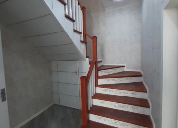 Təcili Novxanıda 2 mərtəbəli ev satılır. Ev təmirdən yeni