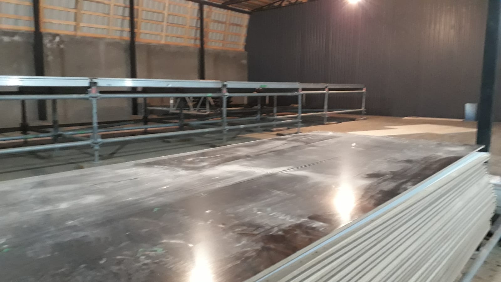 8 noyabr küçəsində 800 kv yer icarəyə verilir.Mühafizə