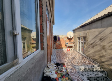 Zabrat 1 qesebesinde paliklinika yaninda FF market yolunda