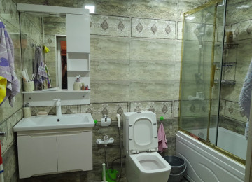 Nəsimi rayonu 28 may metrosunun yanı .Yenicə tikilmiş 16