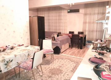 Nəsimi rayonu 28 may metrosunun yanı .Yenicə tikilmiş 16