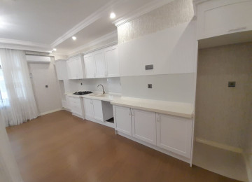 Şəhərin mərkəzində Azadlıq prosbektində 28 may Metrosunun