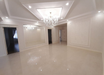 Şəhərin mərkəzində Azadlıq prosbektində 28 may Metrosunun