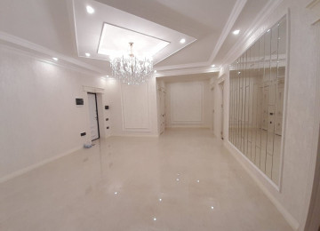 Şəhərin mərkəzində Azadlıq prosbektində 28 may Metrosunun