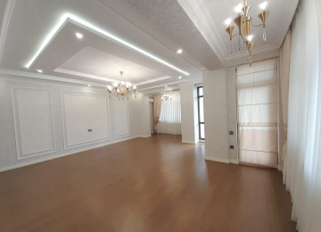 Şəhərin mərkəzində Azadlıq prosbektində 28 may Metrosunun