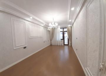 Şəhərin mərkəzində Azadlıq prosbektində 28 may Metrosunun