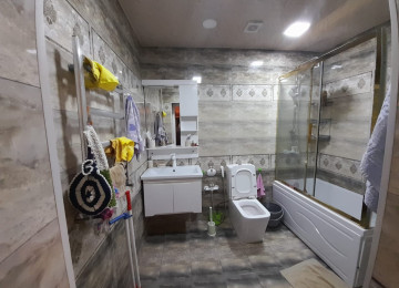 Nəsimi rayonu 28 may metrosunun yanı .Yenicə tikilmiş 16