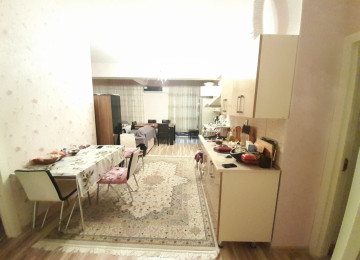 Nəsimi rayonu 28 may metrosunun yanı .Yenicə tikilmiş 16