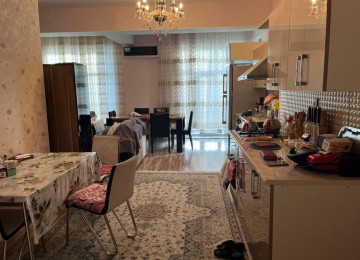 Nəsimi rayonu 28 may metrosunun yanı .Yenicə tikilmiş 16