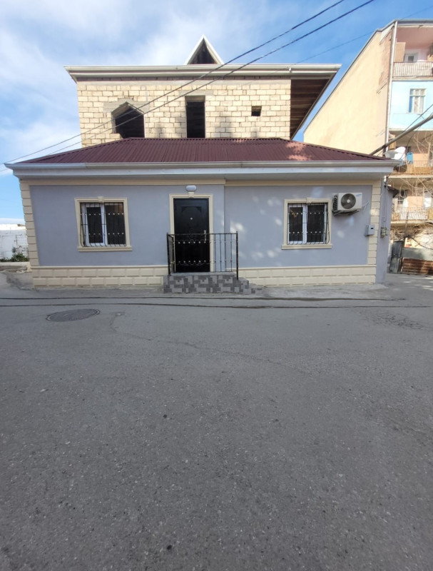 temirli ev Xirdalan seheri Su idaresinin yaninda sahesi 65 kvm 2