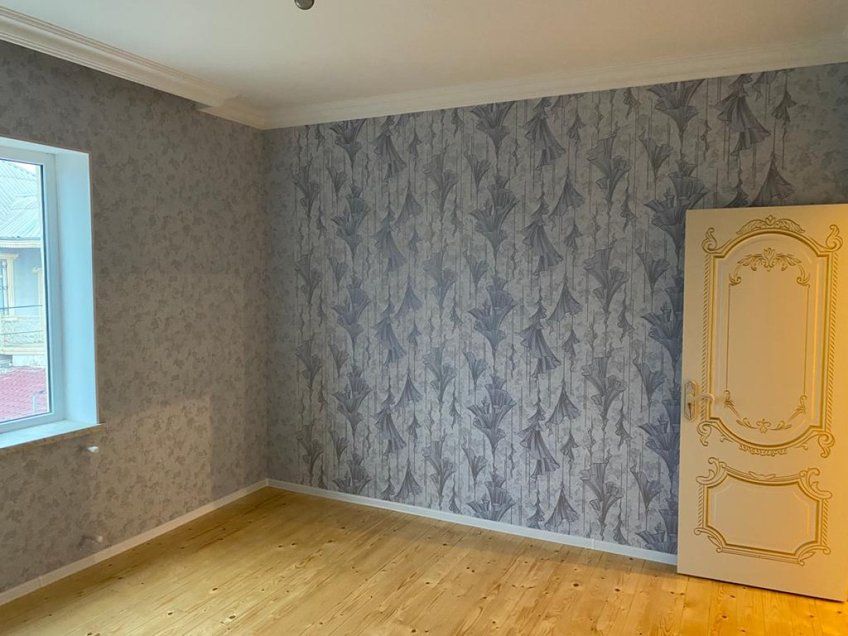 heyet evi Zabrat qes.307 sayli mektebe yaxin,qapiya qeder asfaltli, 3