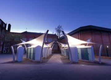 yağış keçirməyən membran siseminin qurulması.su kecirmeyen