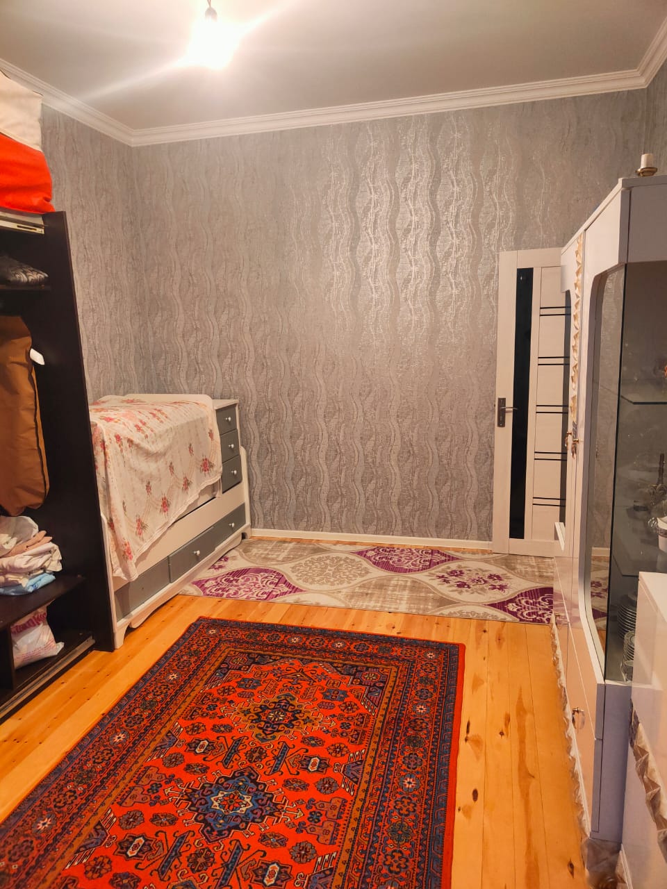 YASAYISLI EV BEZI ESYSLARLA SATILIR!Sabuncu rayonu Zabrat