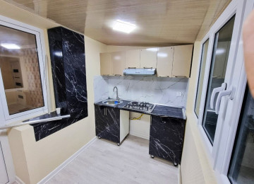 Qara Qarayev metrosuna 1 dəqiqəlik piyada məsafədə . Abad