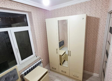 Qara Qarayev metrosuna 1 dəqiqəlik piyada məsafədə . Abad